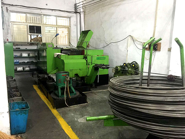 大香蕉久久视频厂房环境